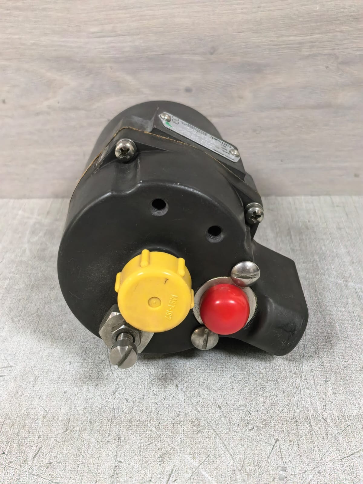 AMOT 4110B3U207 AMOT 4110B3U207 2300RPM HYDRO-MECHANICAL OVERSPEED SENSING VALVE 6