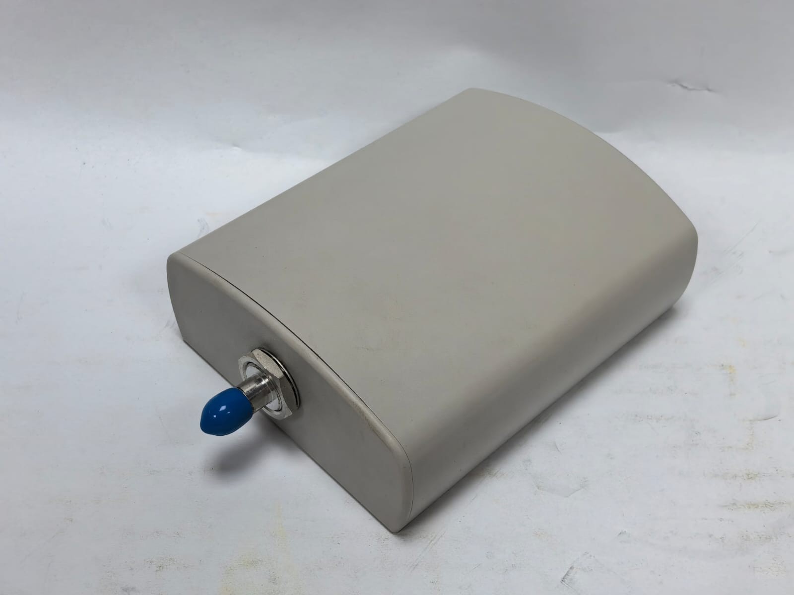 HUBER+SUHNER 84059621 HUBER+SUHNER 1356.19.0022 WiFi PATCH/DIRECTIONAL ANTENNA 84059621 9