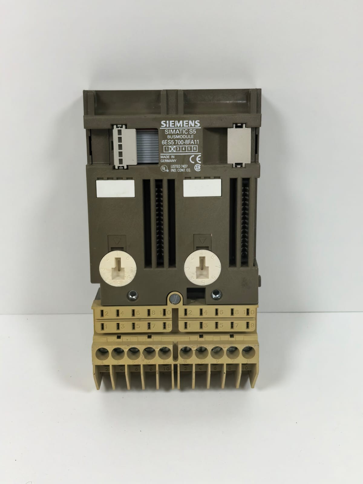 Siemens 6ES5 700-8FA11 SIEMENS SIMATIC S5 6ES5 700-8FA11 BUSMODULE 1