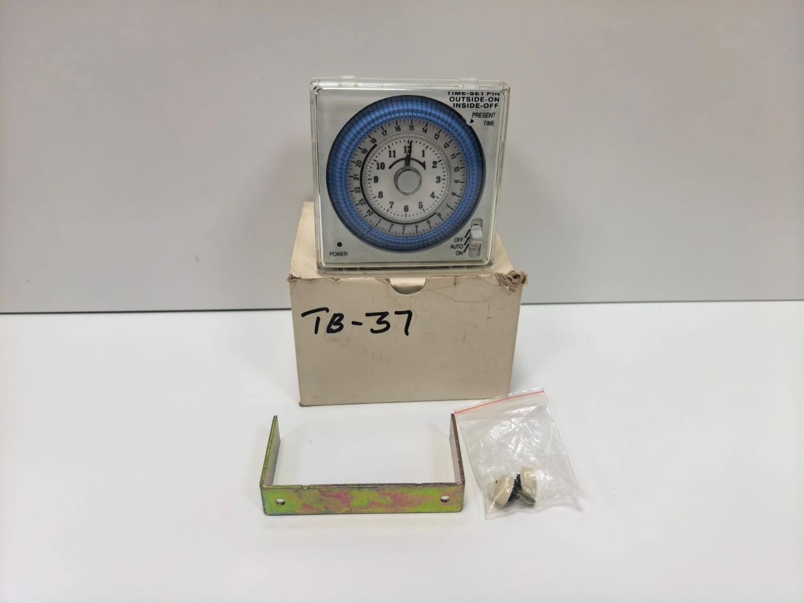 TB-37 TB-37 MECHANICAL TIME SWITCH PCS 1