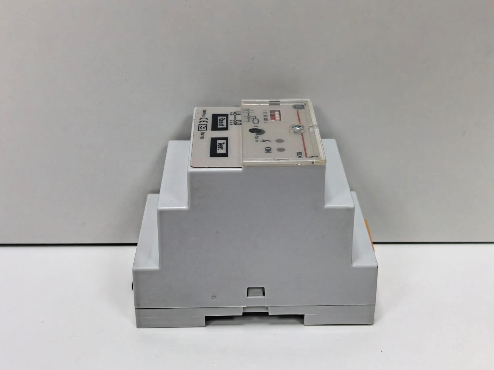 GE 704169 GE RD-5 DIFFERENTIAL /RESIDUAL CURRENT RELAY 704169 4