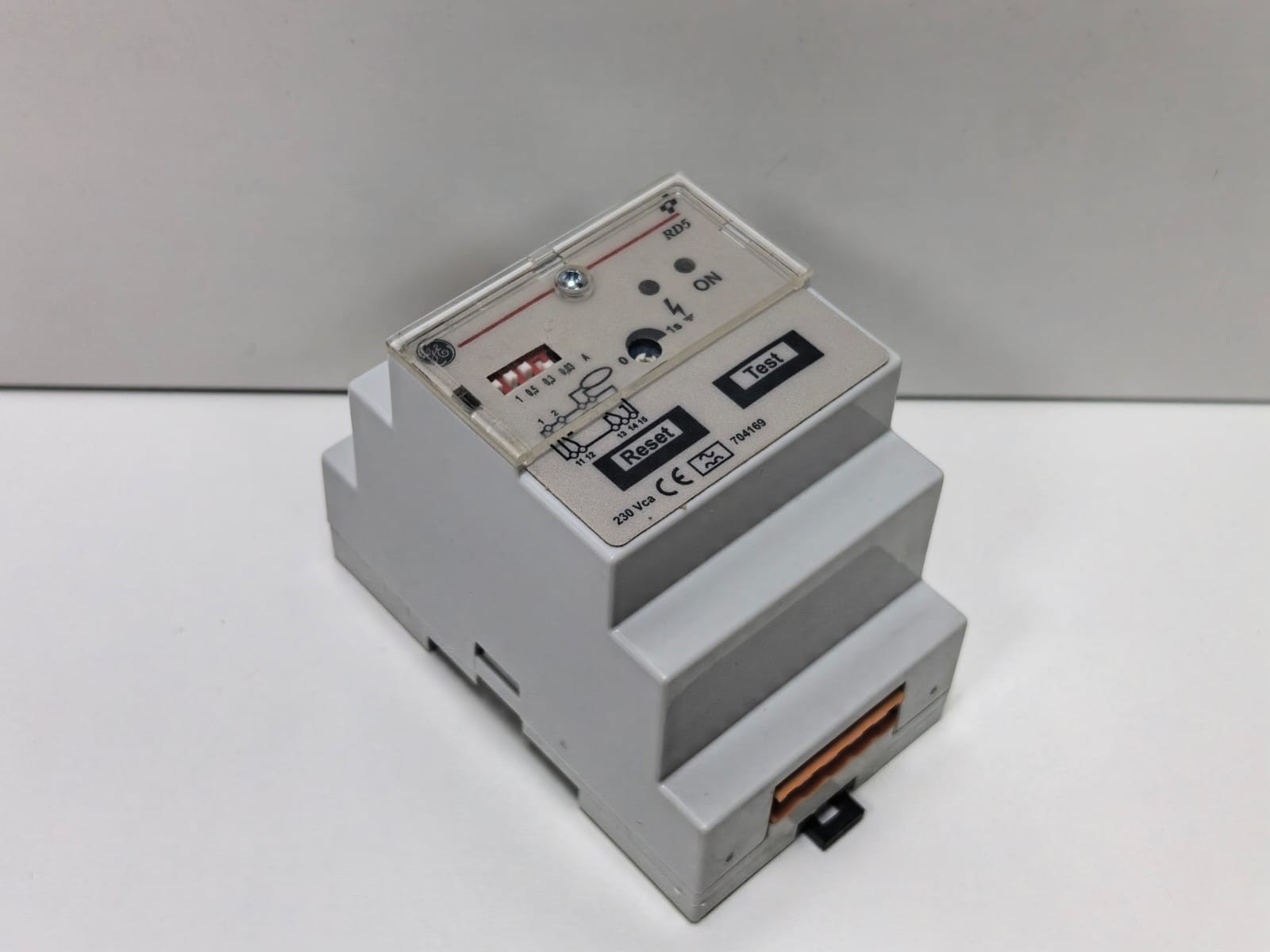 GE 704169 GE RD-5 DIFFERENTIAL /RESIDUAL CURRENT RELAY 704169 8