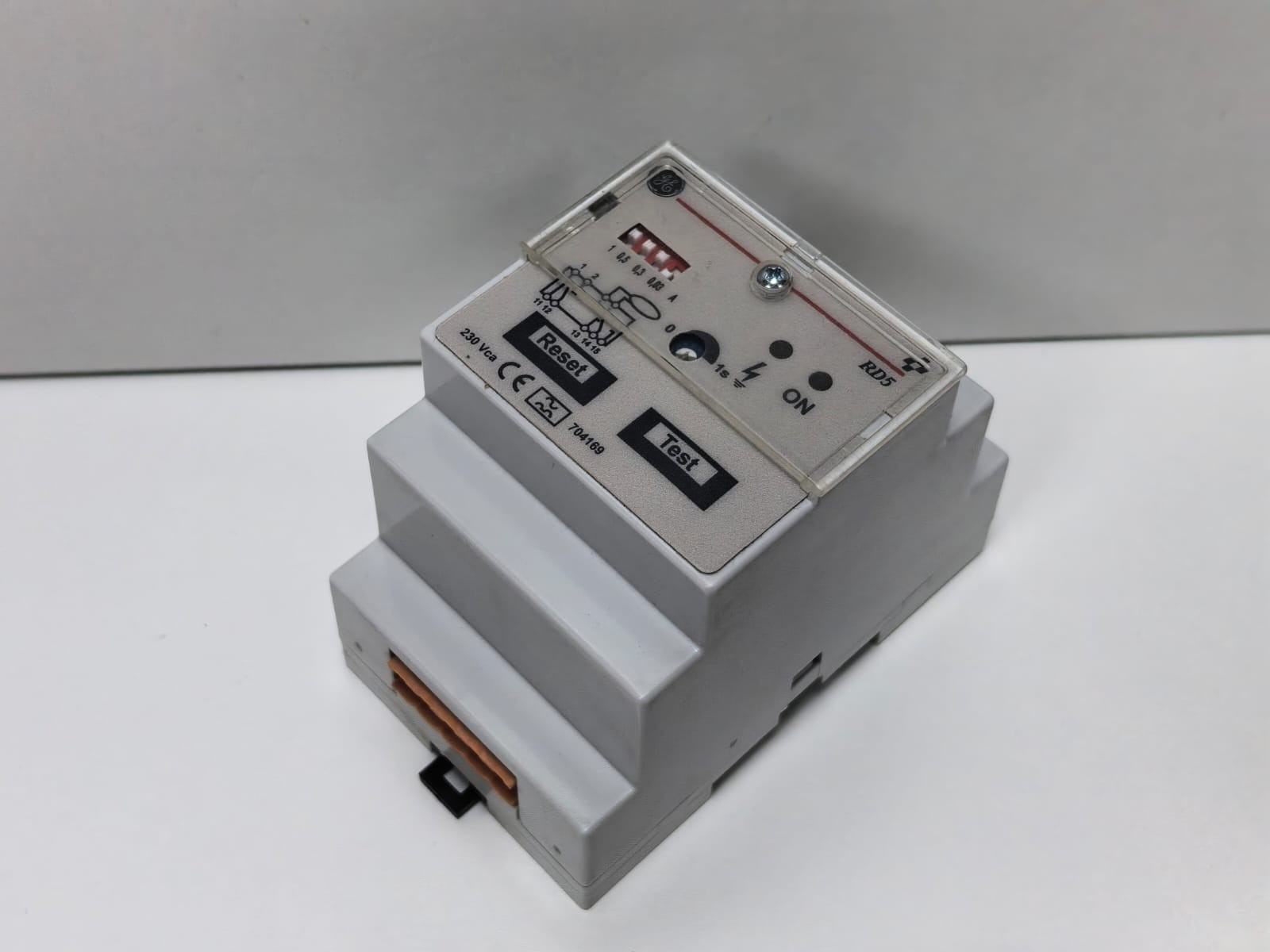 GE 704169 GE RD-5 DIFFERENTIAL /RESIDUAL CURRENT RELAY 704169 9
