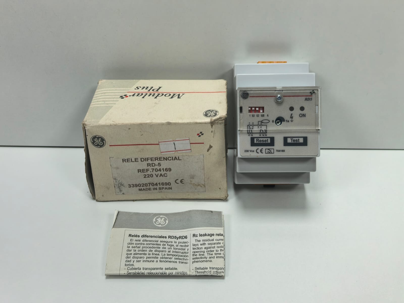 GE 704169 GE RD-5 DIFFERENTIAL /RESIDUAL CURRENT RELAY 704169 1
