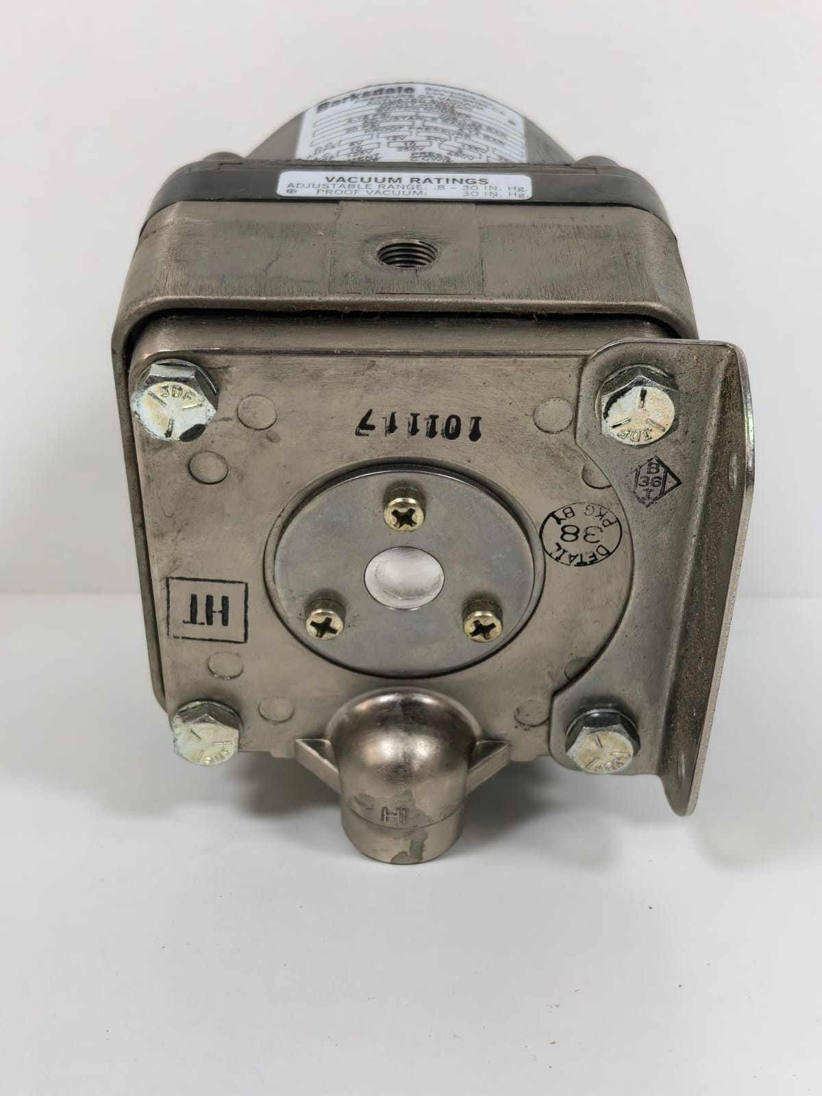 Barksdale DPD1T-H18SS BARKSDALE DPD1T-H18SS PRESSURE OR VACCUM ACTUATED SWITCH 10