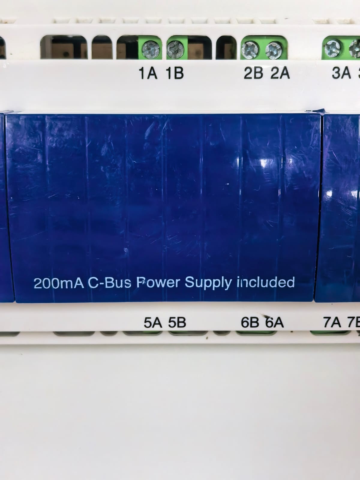 Clipsal L5508RVF CLIPSAL L5508RVF C-BUS2 8-CHANNEL VOLTAGE FREE RELAY 220-240V 5
