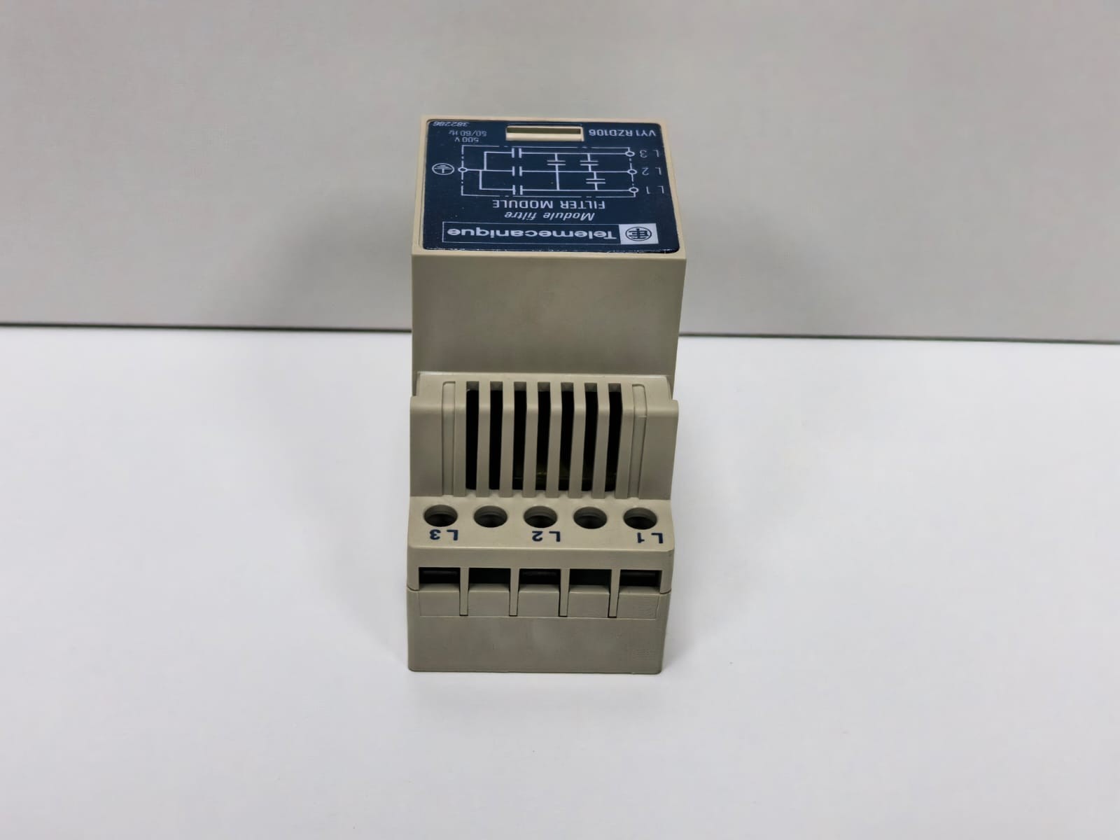 Telemecanique VY1RZD106 TELEMECANIQUE VY1RZD106 FILTER MODULE 500V 50/60HZ 4