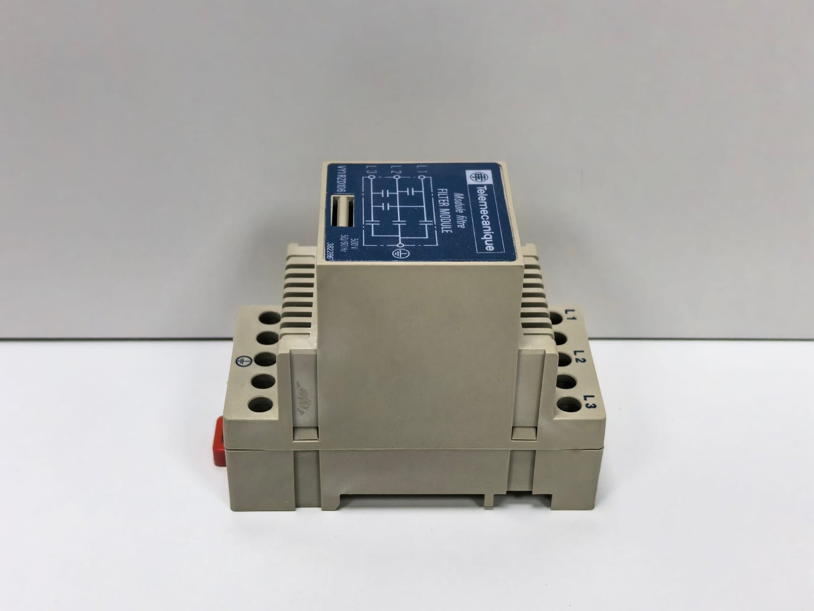 Telemecanique VY1RZD106 TELEMECANIQUE VY1RZD106 FILTER MODULE 500V 50/60HZ 7