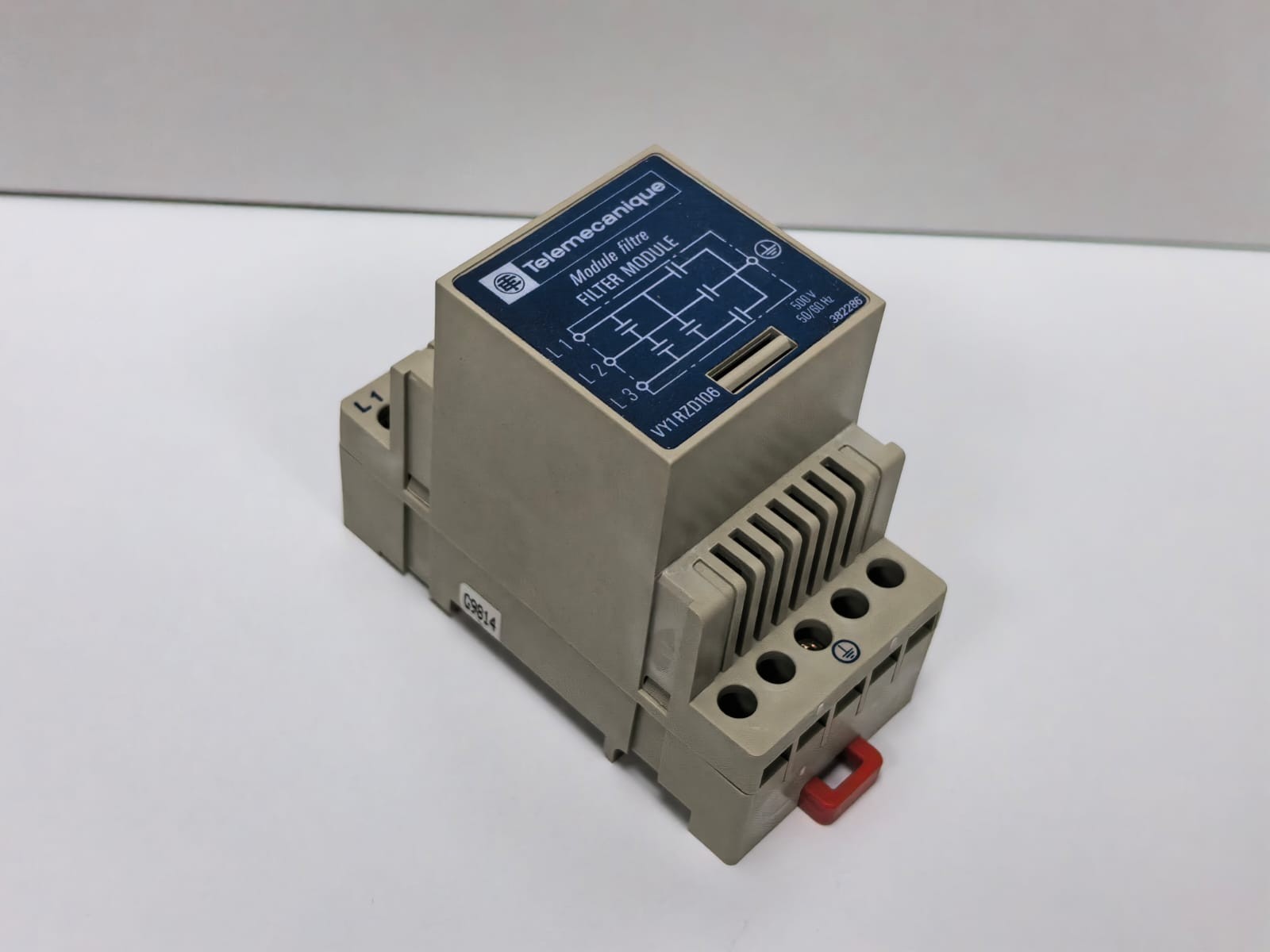 Telemecanique VY1RZD106 TELEMECANIQUE VY1RZD106 FILTER MODULE 500V 50/60HZ 9